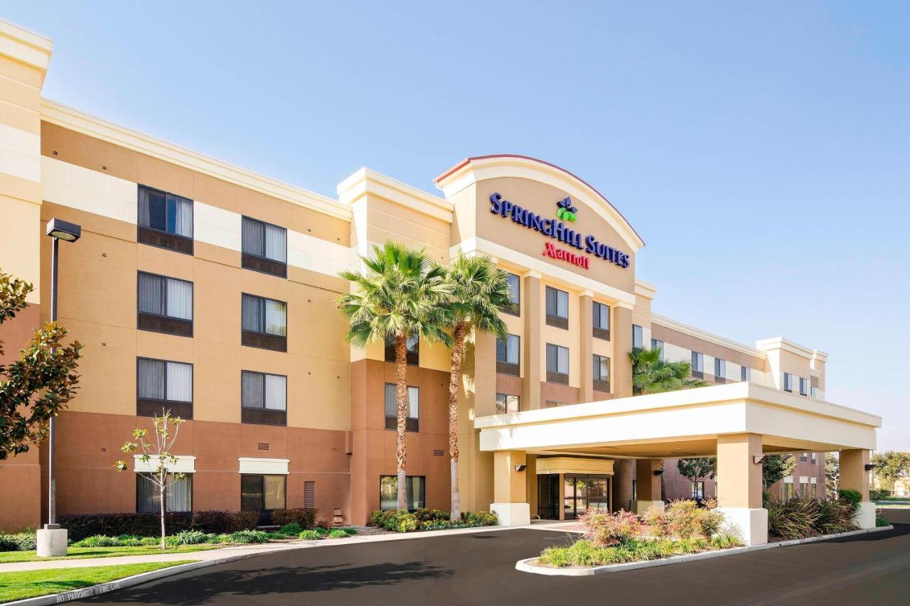 Springhill Suites Fresno Exterior foto