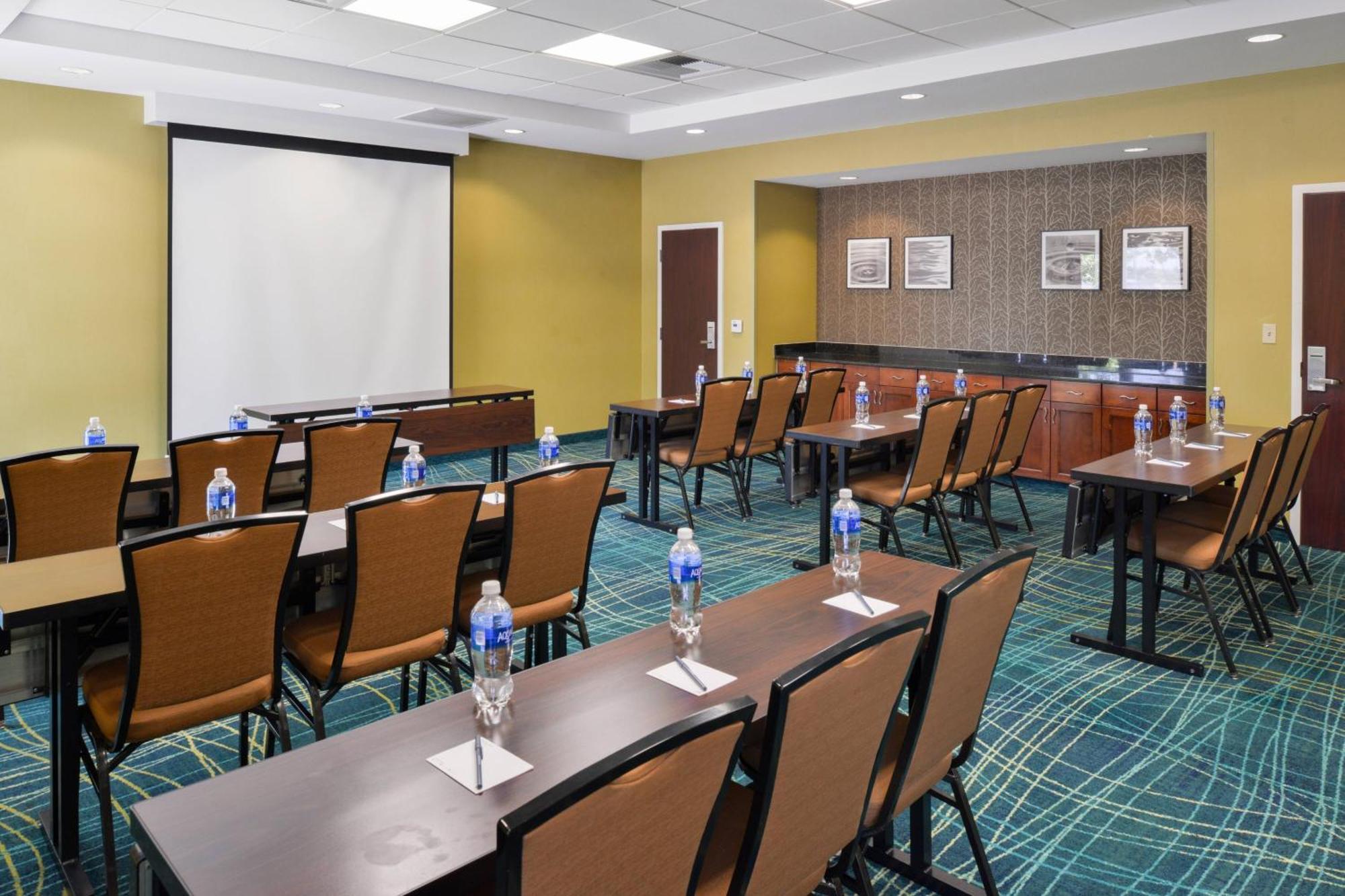 Springhill Suites Fresno Exterior foto