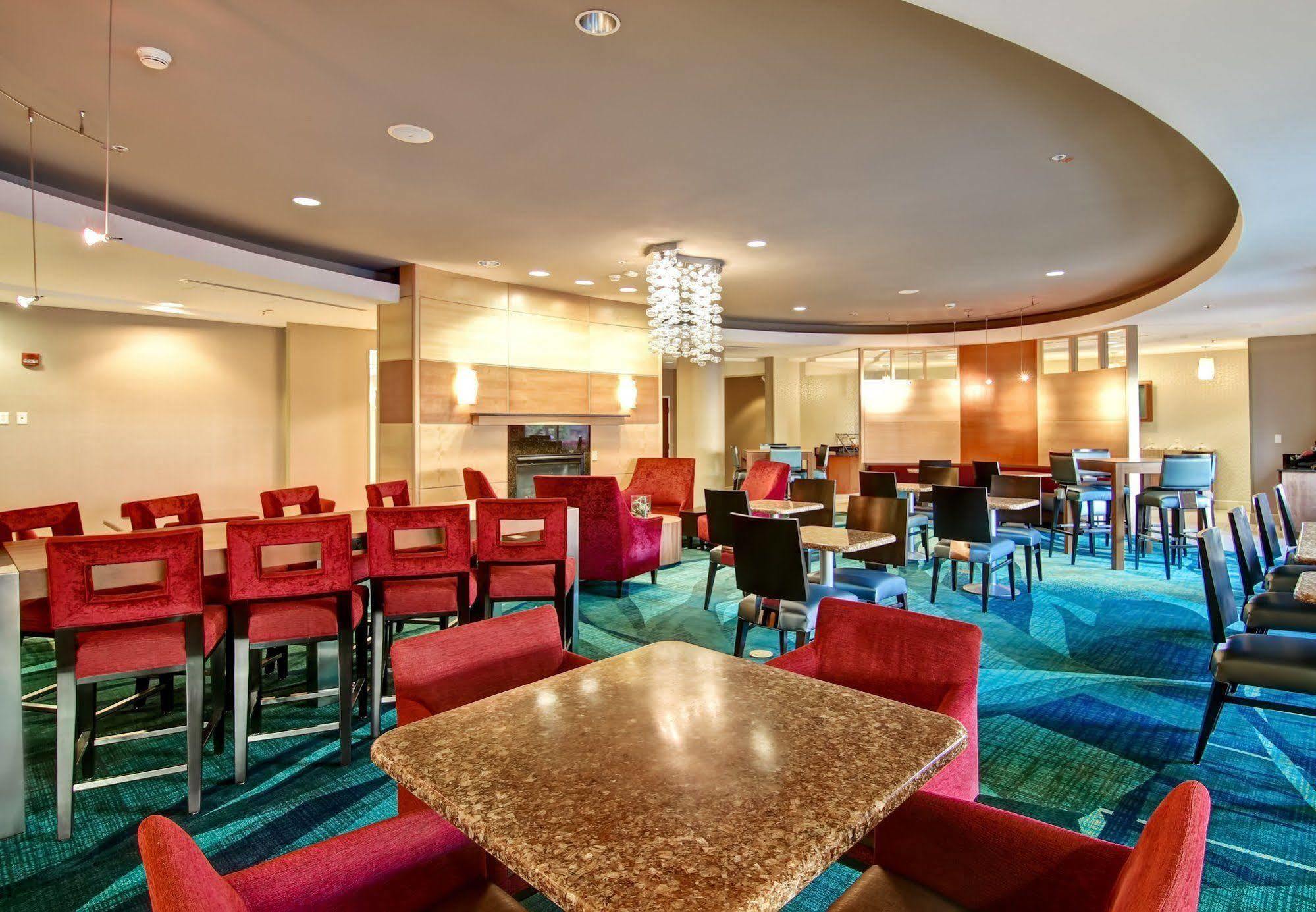 Springhill Suites Fresno Exterior foto